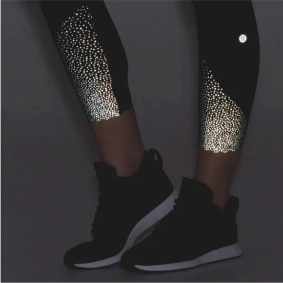 Lululemon Tight Stuff Black Gray Reflective Dots Scalloped Hem Leggings Tights 4 - Picture 2 of 16
